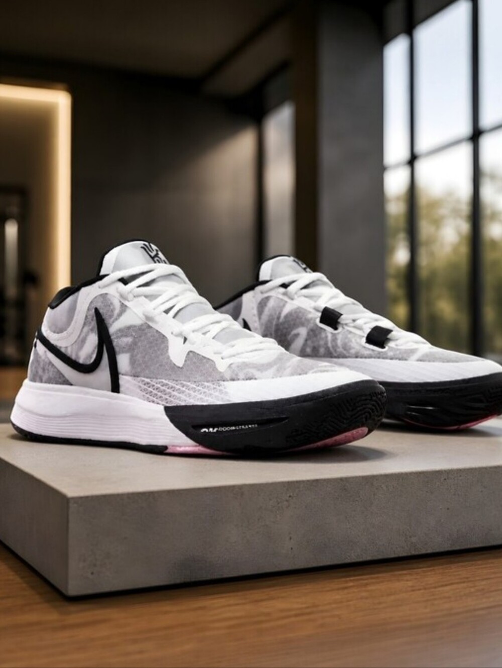 NWT Nike Kyrie 8 GO Kids Sz 5Y White Black DQ8076-101 Low Top Cushioned B-Ball